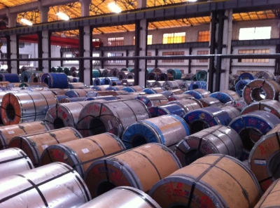 Gli ordini continuarono a diminuire e una vecchia fabbrica di ferramenta nel ...